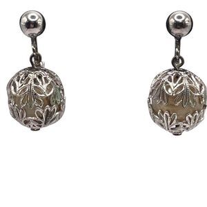 Vintage Screw On Filigree Ball Dangle Silvertone Earrings 1” Length